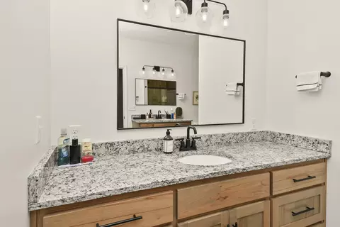 Bath - 3193 W Grandview St, Springfield, MO 65803 photo 3 of 5