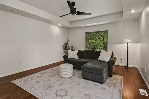 Living - 3193 W Grandview St, Springfield, MO 65803 photo 1 of 1