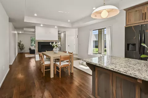 Dining - 3193 W Grandview St, Springfield, MO 65803 photo 3 of 4