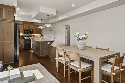 Dining - 3193 W Grandview St, Springfield, MO 65803 photo 2 of 4