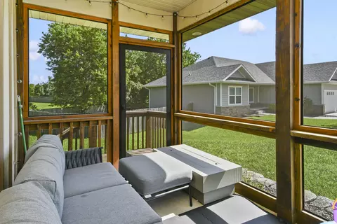 Exterior - 3193 W Grandview St, Springfield, MO 65803 photo 1 of 3