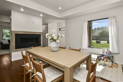 Dining - 3193 W Grandview St, Springfield, MO 65803 photo 1 of 4