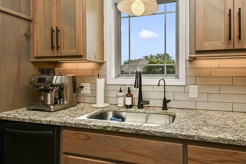 Kitchen - 3193 W Grandview St, Springfield, MO 65803 photo 7 of 10