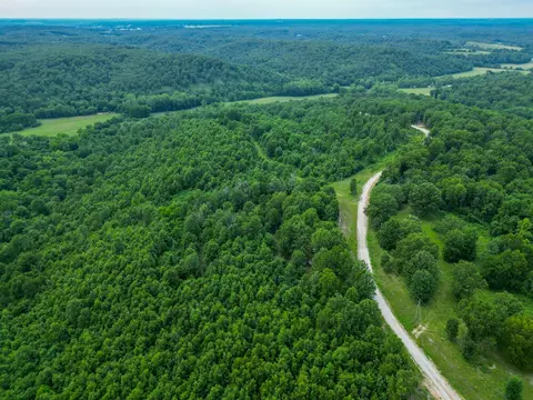 000 White Oak Rd, Tunas, MO 65764