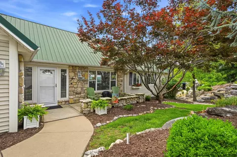 Exterior - 464 Slane Chapel Rd, Branson West, MO 65737 photo 2 of 17