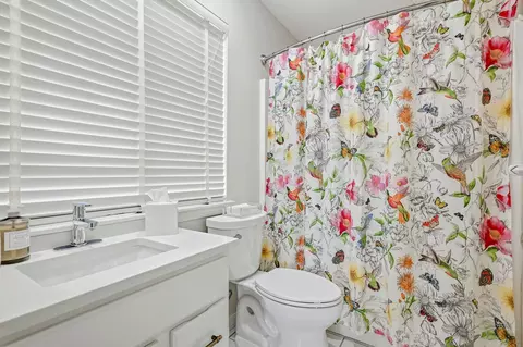 Bath - 464 Slane Chapel Rd, Branson West, MO 65737 photo 2 of 4