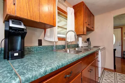 Kitchen - 201 Cherokee Trl, Protem, AR 65733 photo 3 of 4