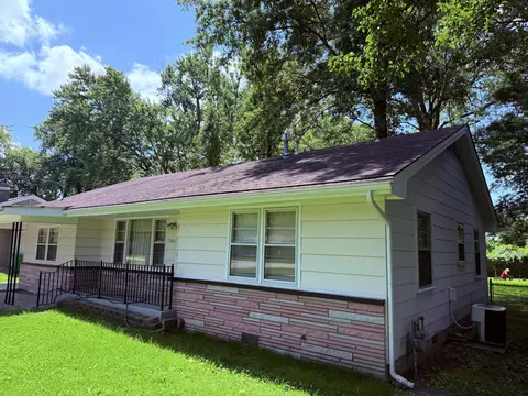 Exterior - 500 W Crestview St, Springfield, MO 65807 photo 2 of 7