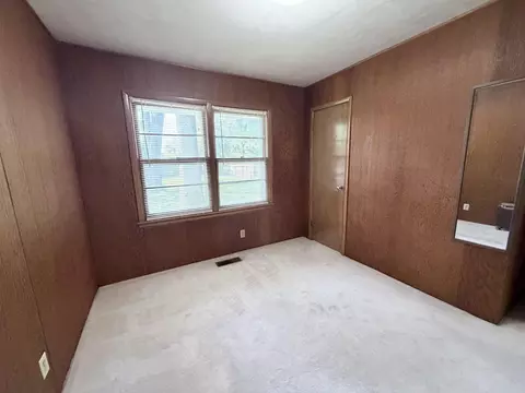 Bedroom - 500 W Crestview St, Springfield, MO 65807 photo 2 of 4