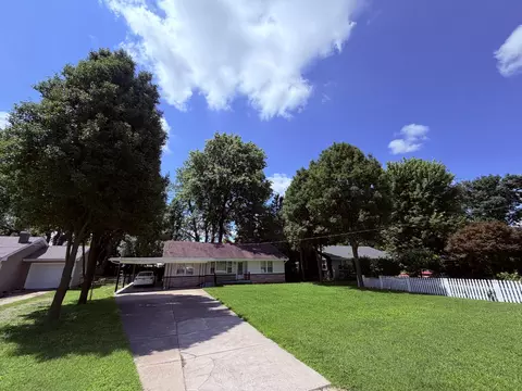 Exterior - 500 W Crestview St, Springfield, MO 65807 photo 3 of 7