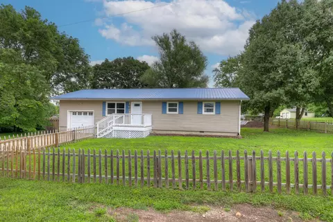 201 N Bobbie Smith St, Diamond, MO 64840