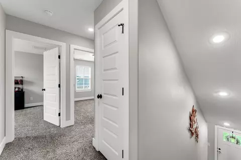 Entry Way - 841 E Acacia Ln, Nixa, MO 65714 photo 6 of 6