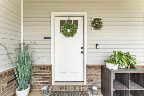 Entry Way - 841 E Acacia Ln, Nixa, MO 65714 photo 1 of 6