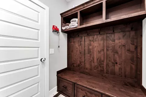 Entry Way - 841 E Acacia Ln, Nixa, MO 65714 photo 4 of 6
