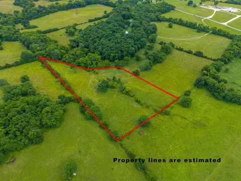 11 State Highway 32, Stockton, MO 65785