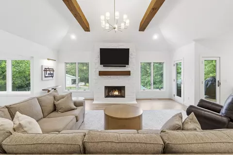 Living - 9450 E Fireside Ln, Strafford, MO 65757 photo 3 of 6