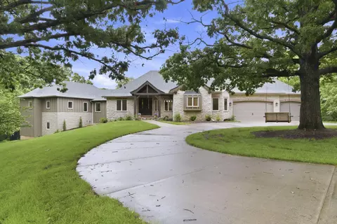 Exterior - 9450 E Fireside Ln, Strafford, MO 65757 photo 4 of 11