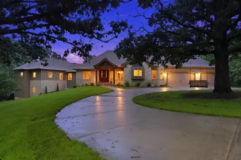 9450 E Fireside Ln, Strafford, MO 65757