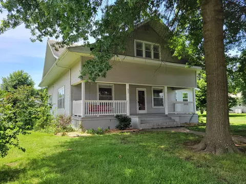 605 South St, Stockton, MO 65785