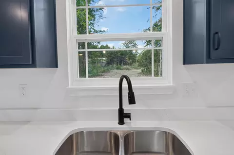 Kitchen - 215 Mccann Rd, Powersite, MO 65731 photo 5 of 6