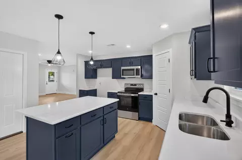 Kitchen - 215 Mccann Rd, Powersite, MO 65731 photo 6 of 6