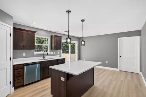 Kitchen - 215 Field Rd, Powersite, MO 65731 photo 2 of 5