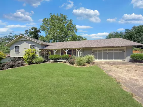 2118 S Catalina Ave, Springfield, MO 65804