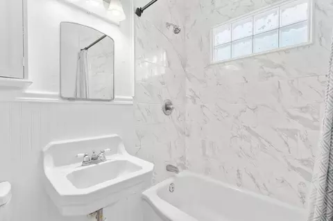 Bath - 1328 E University St, Springfield, MO 65804 photo 1 of 3