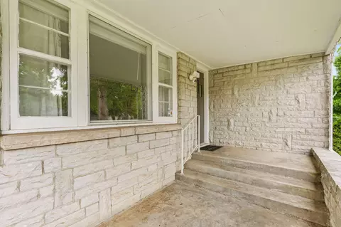 Exterior - 1328 E University St, Springfield, MO 65804 photo 5 of 10