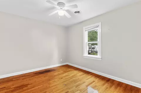 Bedroom - 1328 E University St, Springfield, MO 65804 photo 2 of 2