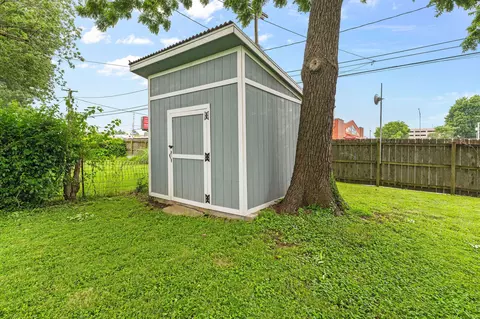Exterior - 1328 E University St, Springfield, MO 65804 photo 10 of 10
