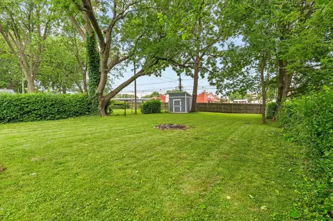 Exterior - 1328 E University St, Springfield, MO 65804 photo 9 of 10
