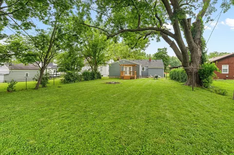 Exterior - 1328 E University St, Springfield, MO 65804 photo 8 of 10