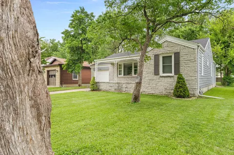 Exterior - 1328 E University St, Springfield, MO 65804 photo 3 of 10