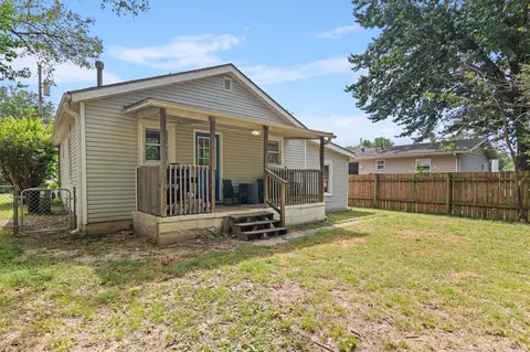 Exterior - 1031 N Forest Ave, Springfield, MO 65802 photo 4 of 5