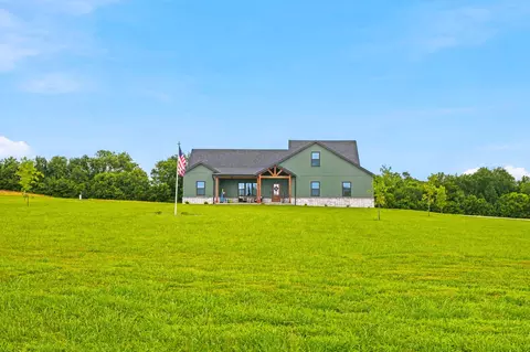 4423 S 86th Rd, Bolivar, MO 65613