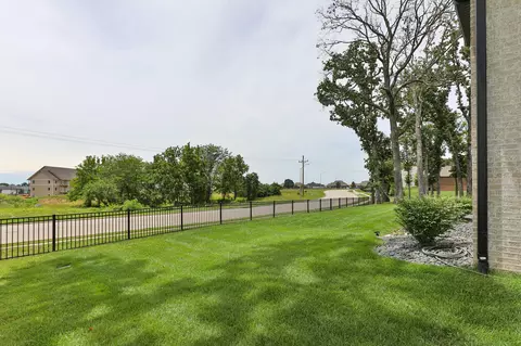 Exterior - 874 E Kenmare Ct, Nixa, MO 65714 photo 10 of 11