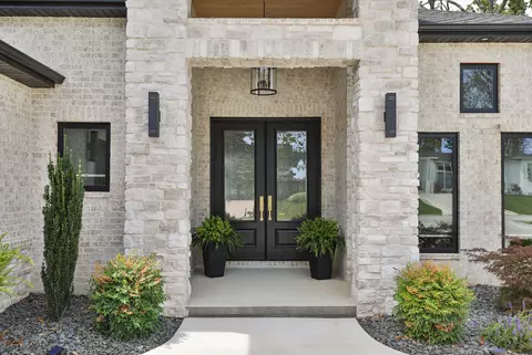 Exterior - 874 E Kenmare Ct, Nixa, MO 65714 photo 5 of 11