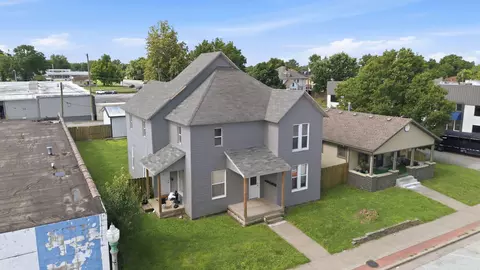 36 W Olive St, Aurora, MO 65605 photo 2