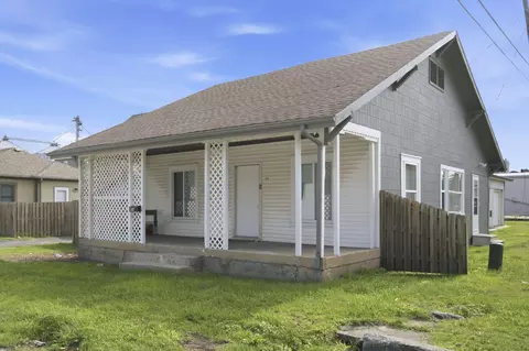 36 W Olive St, Aurora, MO 65605 photo 6