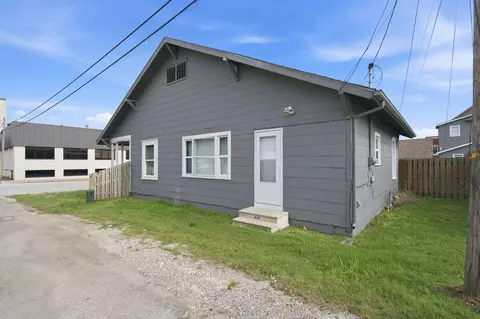 36 W Olive St, Aurora, MO 65605 photo 8