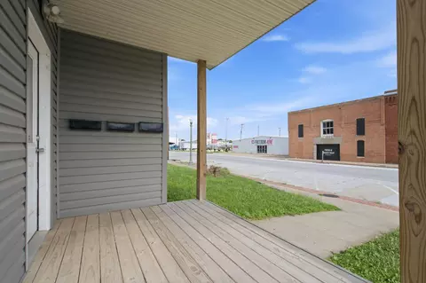 36 W Olive St, Aurora, MO 65605 photo 17