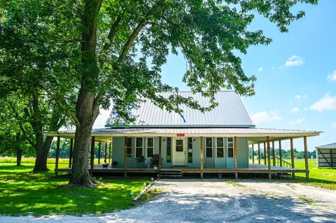 18272 N Hampton Dr, Wheatland, MO 65779