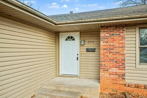 2344 S Kickapoo Ave, Springfield, MO 65804 photo 2