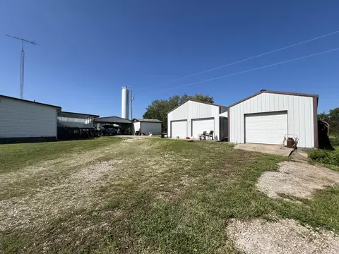 Exterior - 2717 Chestnut Dr, Cabool, MO 65689 photo 17 of 19