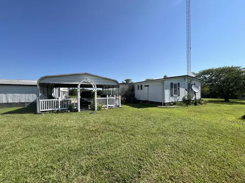 Exterior - 2717 Chestnut Dr, Cabool, MO 65689 photo 16 of 19