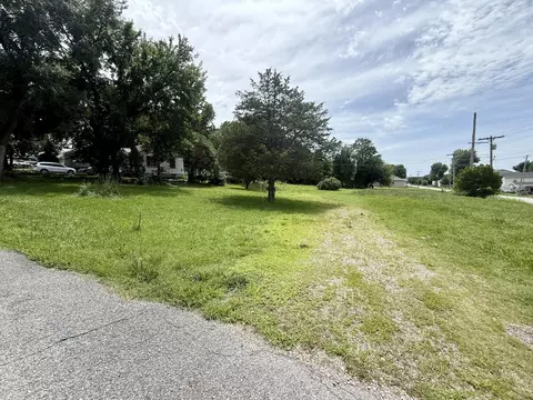 355357 Roberts Dr, Mount Vernon, MO 65712 photo 3