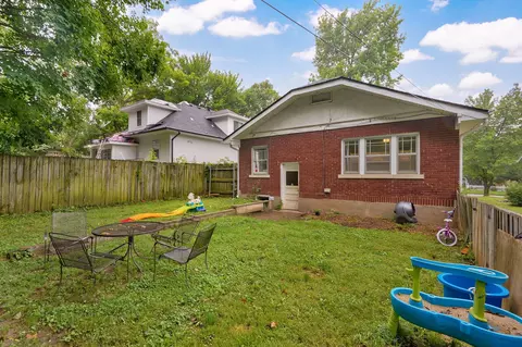 Exterior - 2020 N Douglas Ave, Springfield, MO 65803 photo 7 of 11