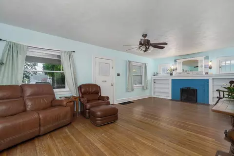 Living - 2020 N Douglas Ave, Springfield, MO 65803 photo 4 of 7