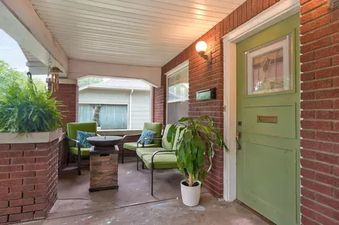 Exterior - 2020 N Douglas Ave, Springfield, MO 65803 photo 6 of 11